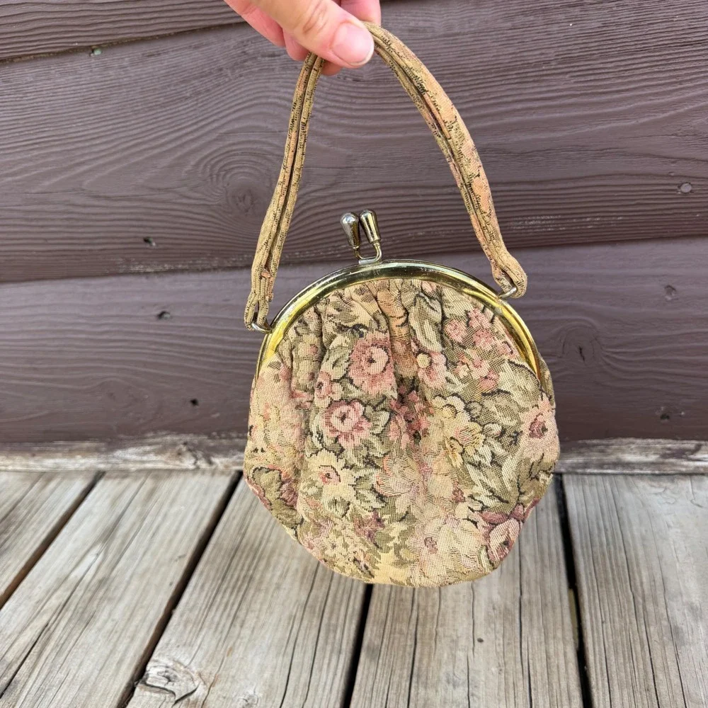 Vintage‎ Floral Tapestry Kiss Lock Handbag Womens Small Multicolor Brocade Bag